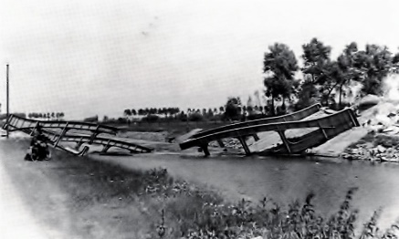 vernielde brug in Olsene na de 2e wereldoorlog